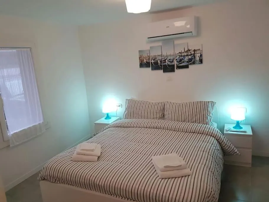 Apartment Center Mestre 15 Minutes From Venice, Parking Bellini