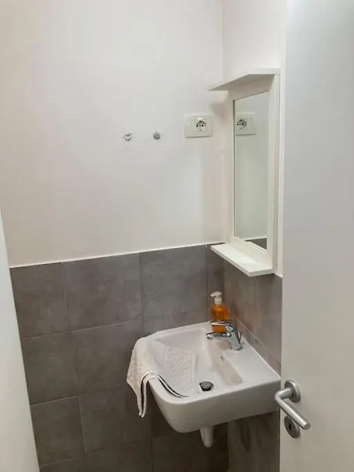 Center Mestre 15 Minutes From Venice, Parking Bellini Apartment