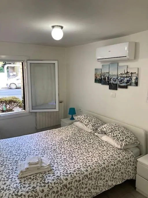 Apartment Center Mestre 15 Minutes From Venice, Parking Bellini